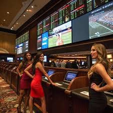 Basketball fans in the Philippines watching PBA and UAAP games with sports betting interest